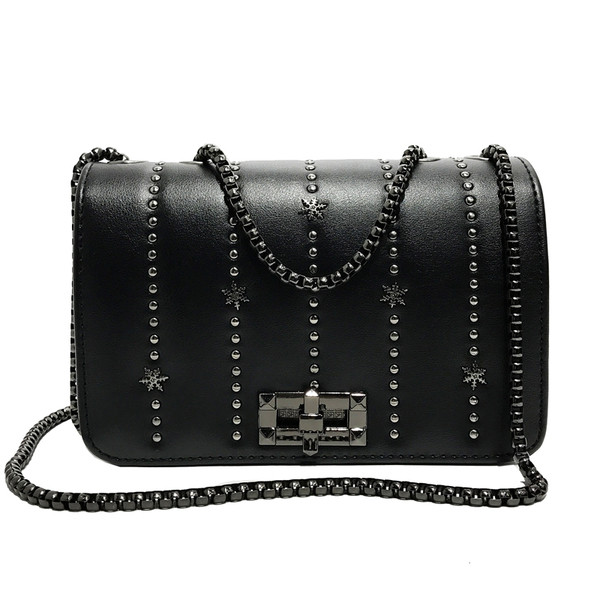 Елегантна мини дамска чанта с металана дръжка и декорация нит