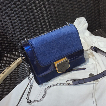 Нежна мини дамска чанта в няколко цвята с метална дръжка