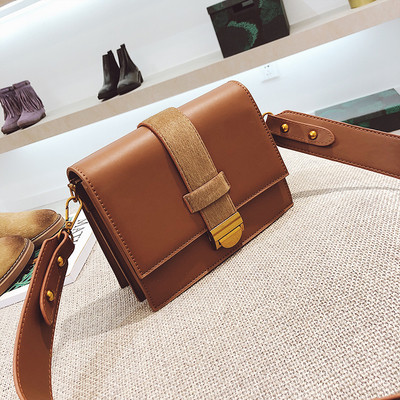 Елегантна и семпла дамска чанта в няколко цвят с широки презрамки