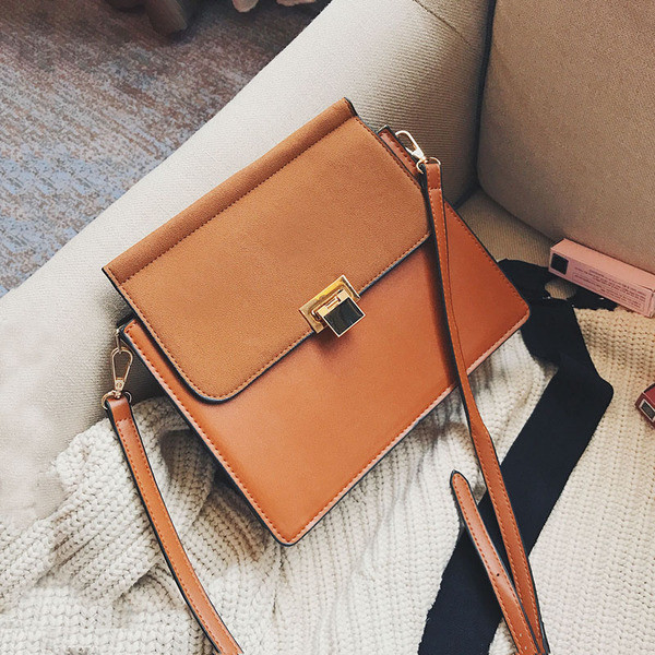 Семпла дамска чанта с тънка презрамка в три цвята