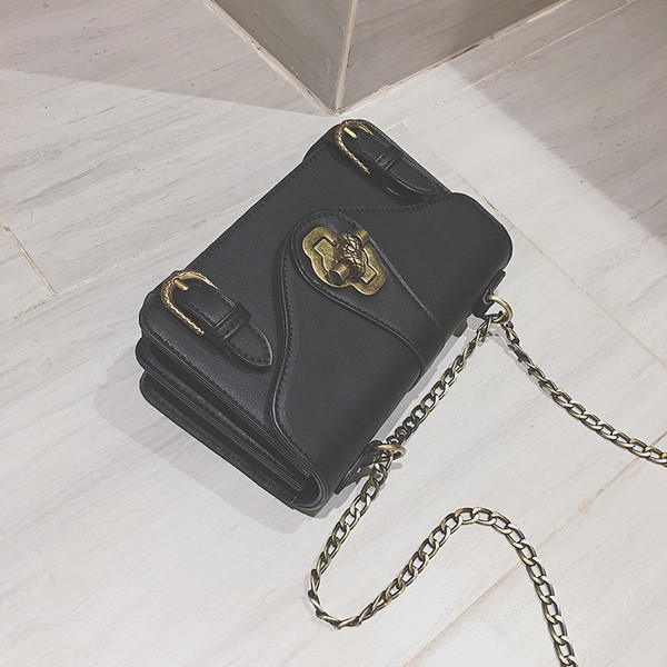 Дамска мини чанта чанта с метална дръжка