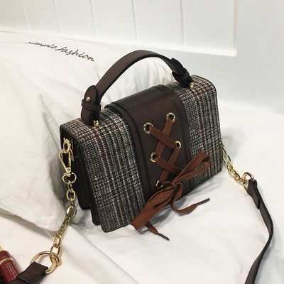 Стилна дамска чанта в три цвята с кръстосани връзки