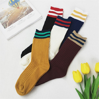 Γυναικείες κάλτσες χρώματος σε κανονικό μέγεθος