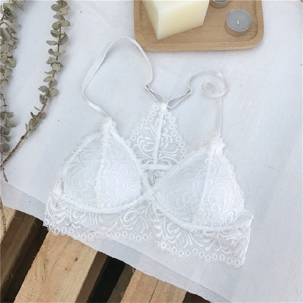 Дантелен дамски сутиен без подплънки в три цвята