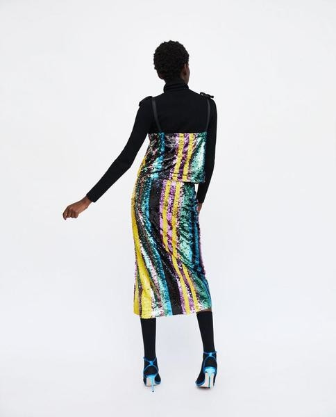 Страхотна дамска "миди" пола с уникални лъскави пайети