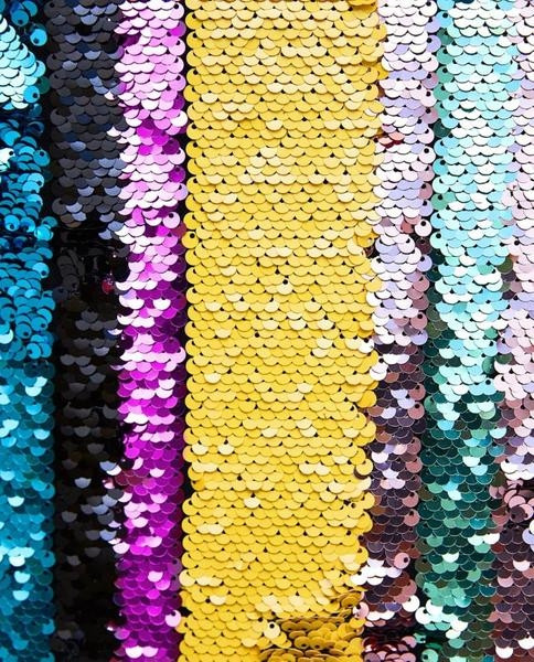 Страхотна дамска "миди" пола с уникални лъскави пайети