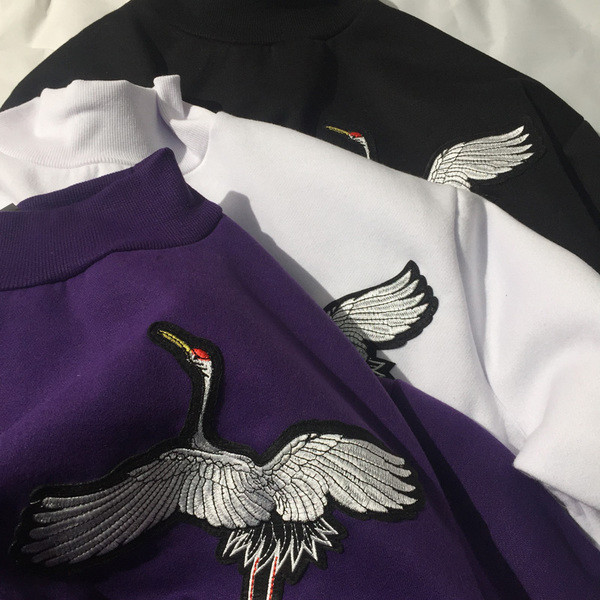 Ежедневна есенно-зимна мъжка блуза с бродерия