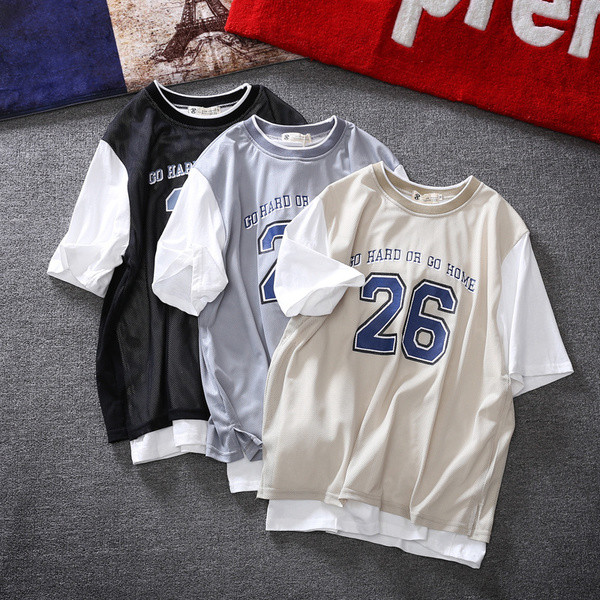 Спортна мъжка тениска в няколко цвята с надпис, подходяща за ежедневие