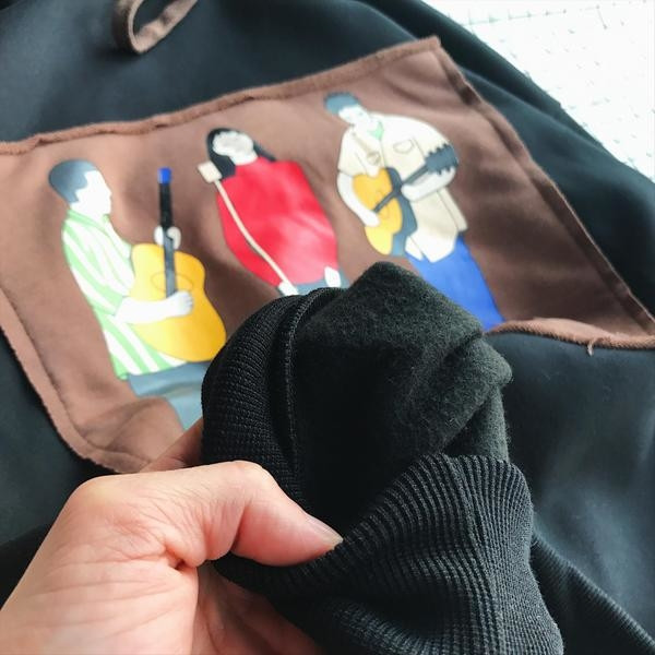 Спортен мъжки суичър с качулка и изображение