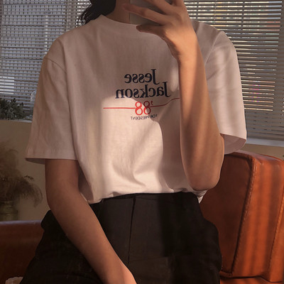 Ежедневна-спортна тениска за дамите с надпис в бял и черен цвят