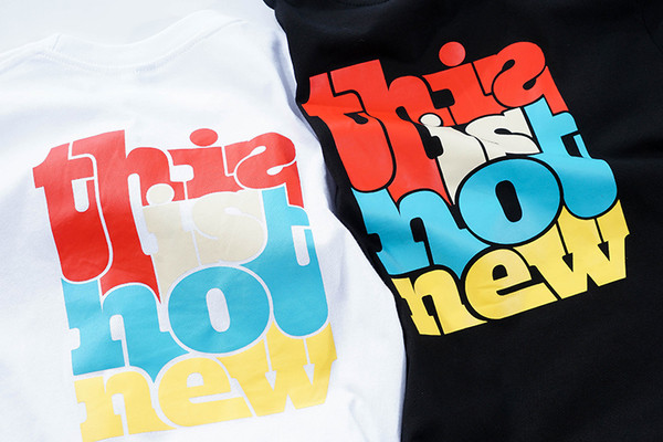 Tricou barbatesc alb si negru cu imprimeu color