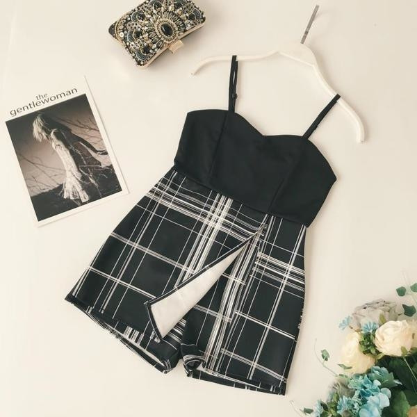 Стилен дамски летен гащеризон в черен и бял цвят 