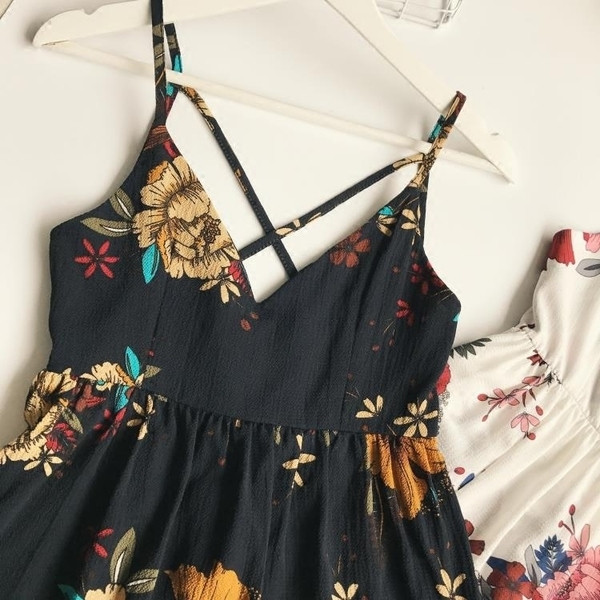 Модерен дамски гащеризон с флорален мотив в три цвята