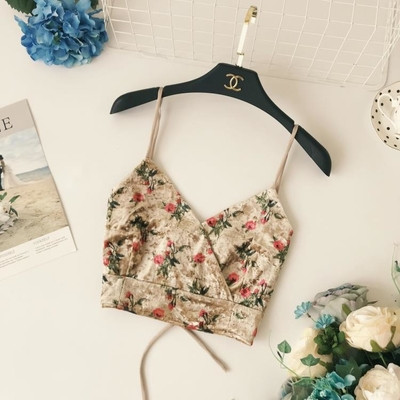 Дамски кадифен топ на цветя в два цвята