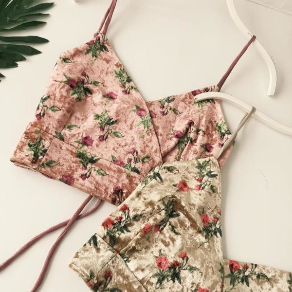 Дамски кадифен топ на цветя в два цвята 