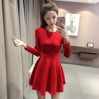 Семпла стилна дамска рокля с дълъг ръкав в червен и черен цвят