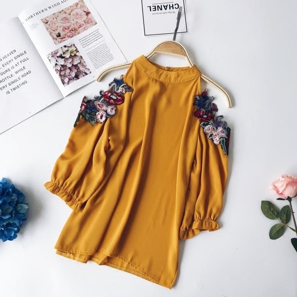 Стилна дамска блуза с бродерия в четири цвята 