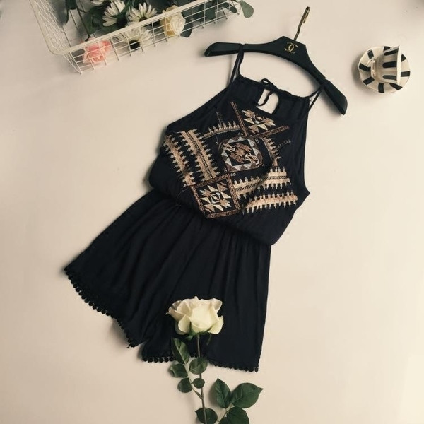 Дамски къс гащеризон с бродерия в четири цвята 