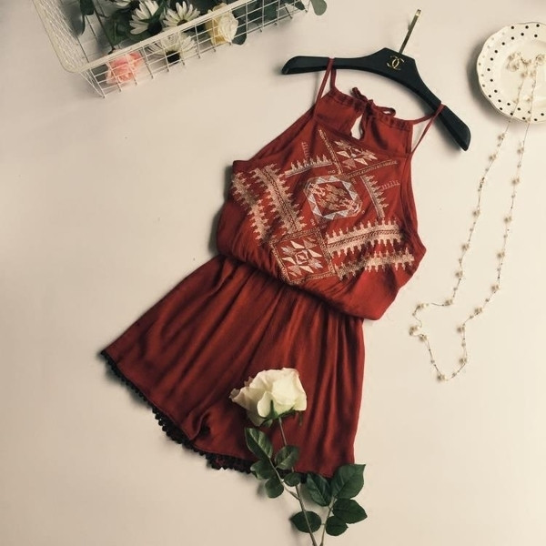 Дамски къс гащеризон с бродерия в четири цвята 