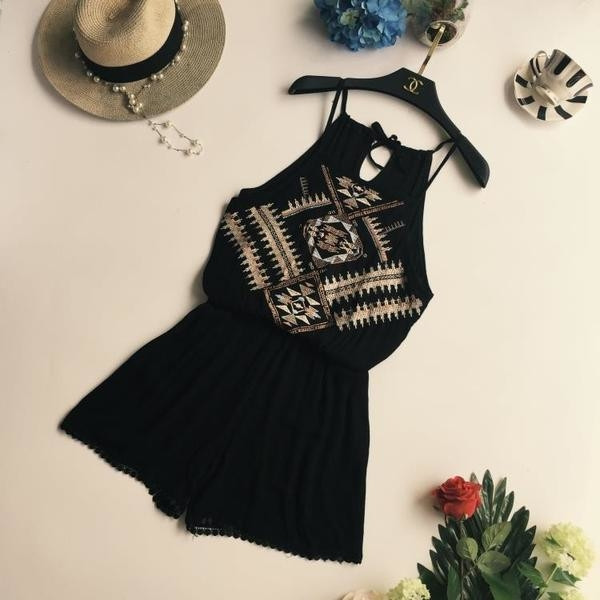 Дамски къс гащеризон с бродерия в четири цвята 