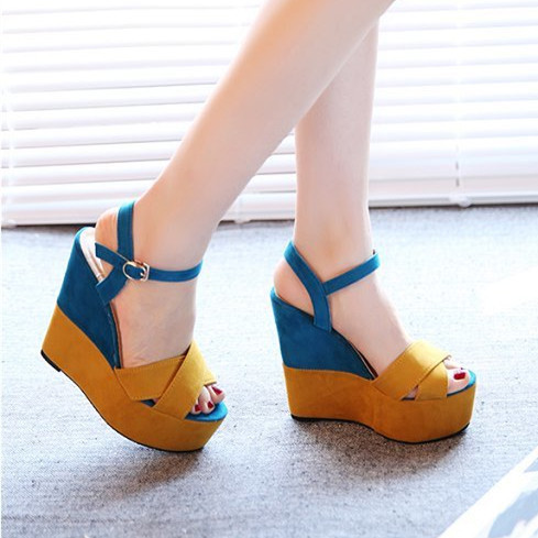 Ежедневни дамски сандали на платформа в три цвята 