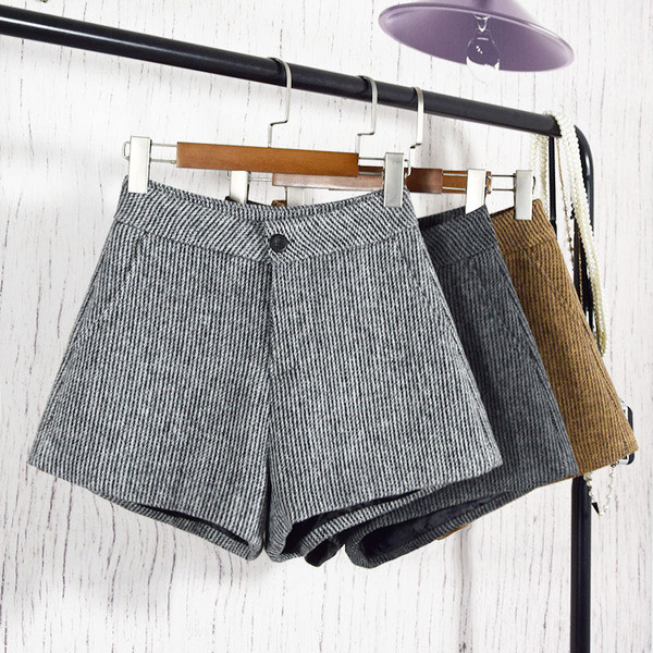 Спортно-елегантни къси панталонки с висока талия в три цвята