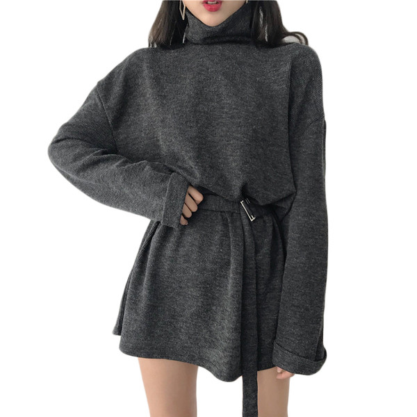 Семпла дамска рокля в свободен стил с колан и поло яка