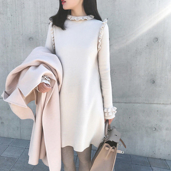 Стилна дамска рокля в семпъл модел в свободен стил