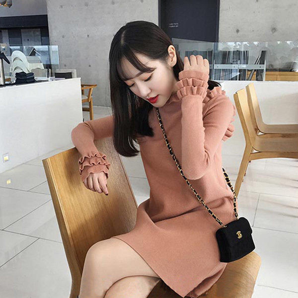 Стилна дамска рокля в семпъл модел в свободен стил