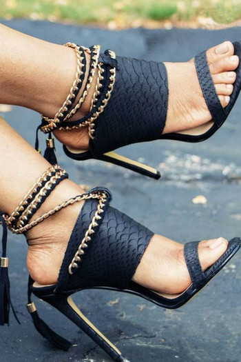 Дамски сандали от еко кожа с пискюл в черен цвят 