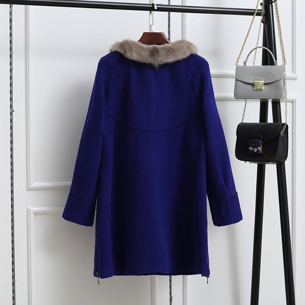 Стилно дамско палто с пух в син цвят