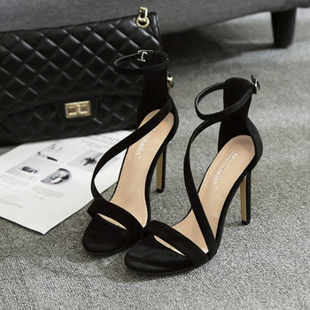 Стилни дамски сандали на висок ток в черен цвят 