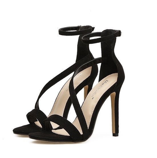 Стилни дамски сандали на висок ток в черен цвят 