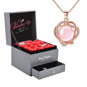 Романтичен и неповторим подарък в стилна кутия за любимата жена с висящо красиво бижу