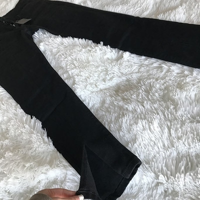 Pantaloni subțiri de damă în negru