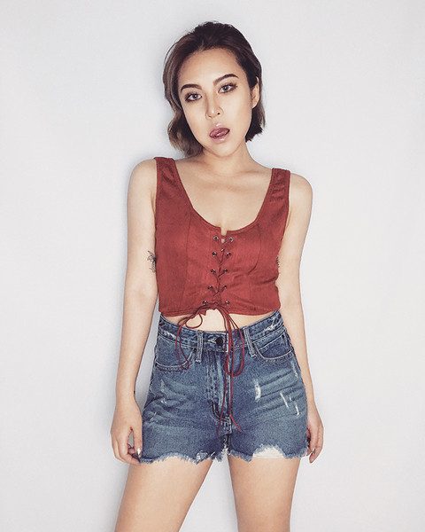 Дамски къси дънкови панталони с висока талия