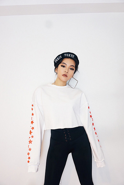 Спортно-елегантен дамски клин с висока талия и връзки