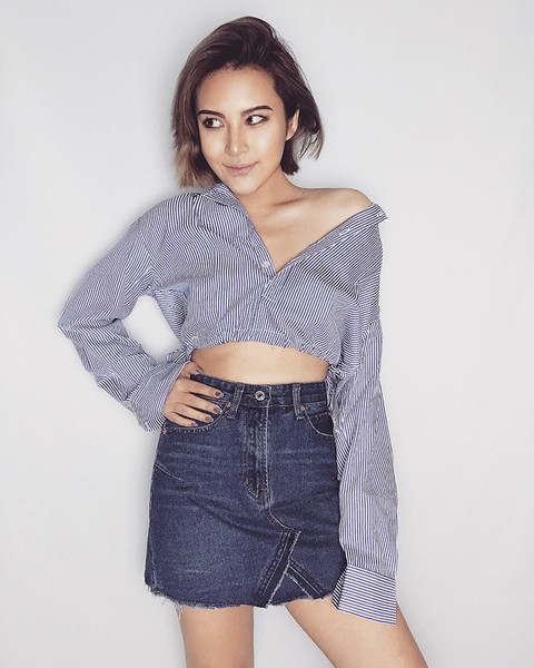 Дънкова дамска пола с висока талия