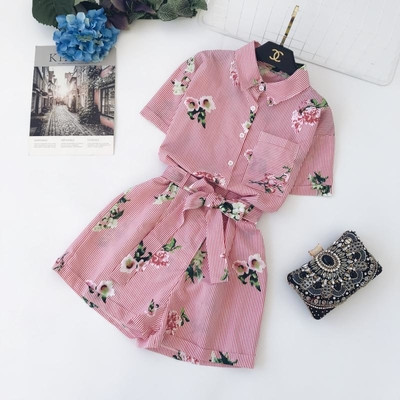 Salopetă de damă modernă în dungi cu motiv floral