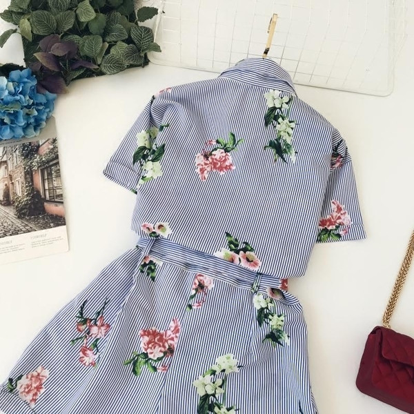 Модерен раиран дамски гащеризон с флорален мотив