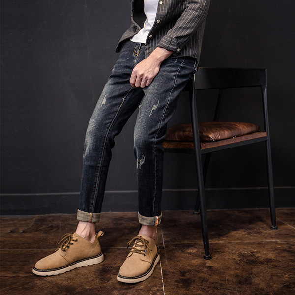 Стилни мъжки дънки с кръпки в тъмен цвят