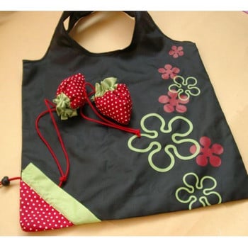 Сладка дамска сгъваема чанта ,подходяща както за пазаруване така и за плажа във формата на ягодка