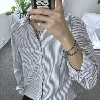 Κομψό ανδρικό πουκάμισο  σε σχήμα V γιακάς