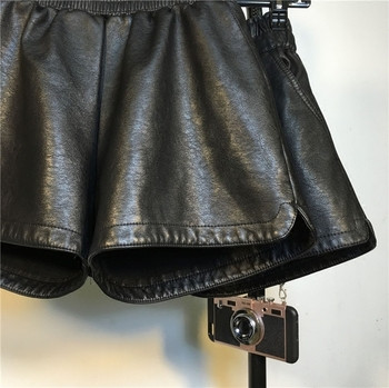 Κομψά δερμάτινα γυναικεία παντελόνια με μαύρο χρώμα