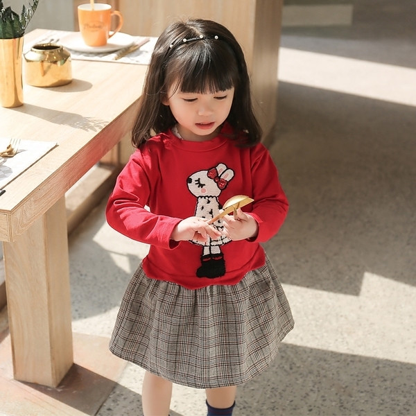 Παιδικό φόρεμα για κορίτσια με κεντήματα και κολάρο σε σχήμα O