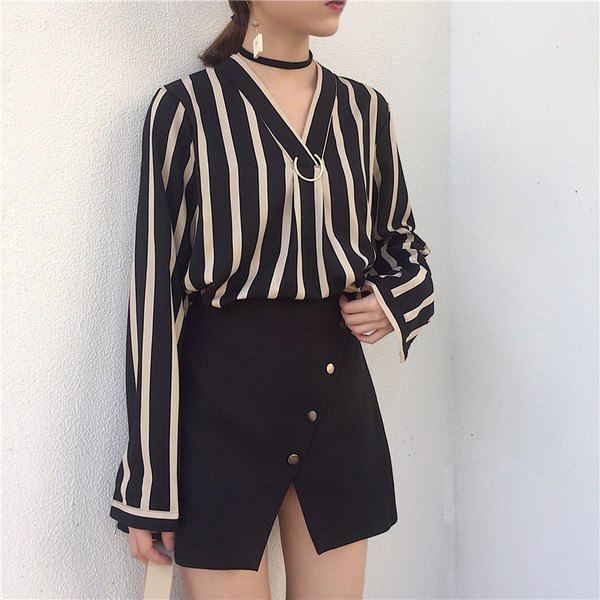 Κομψή γυναικεία μπλούζα με στυλ V σε στυλ