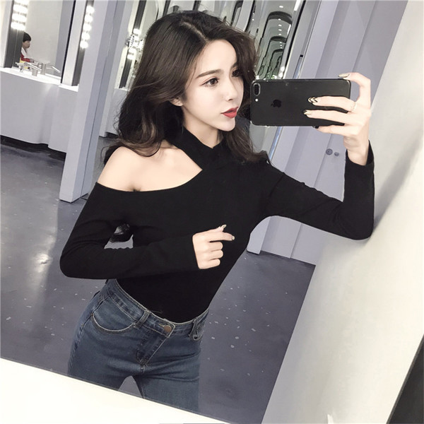 Γυναικεία μπλούζα με εντυπωσιακό ώμο σε μαύρο και μπεζ χρώμα