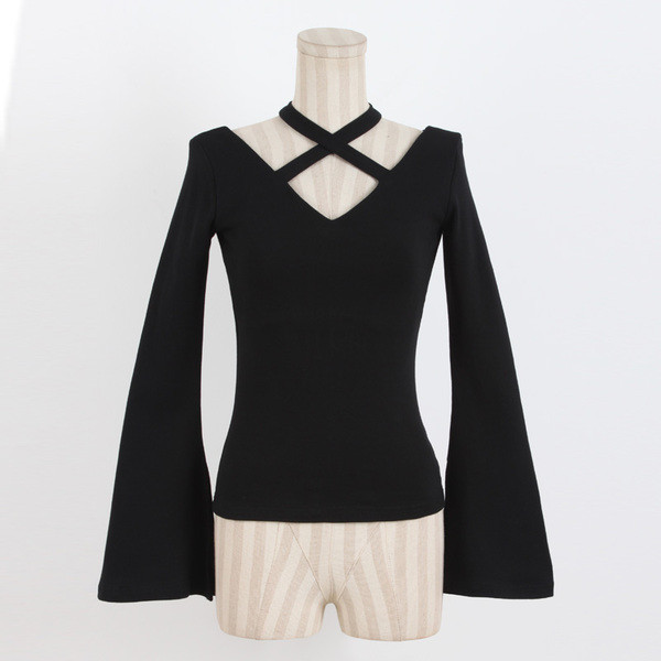 Κομψή γυναικεία μπλούζα με καθαρό μοτίβο με χαλαρούς ώμους και φαρδιά μανίκια