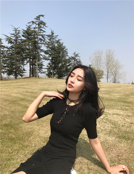 Γυναικείο αθλητικό φόρεμα με μαύρους δεσμούς