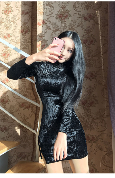 Rochie scurta din catifea in negru si rosu